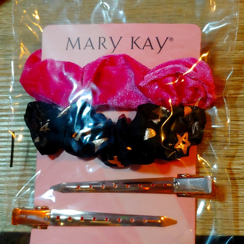 Mary Kay Scrunchies and Hair Clips Set